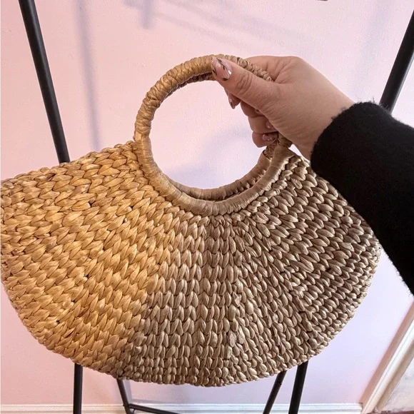 Coastal Rattan Handbag - Picture 3 of 5
